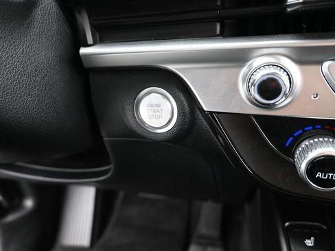 Used 2025 Kia Telluride S AWD/4WD image 18