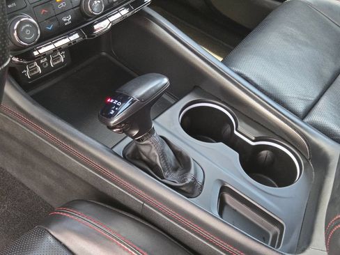 Used 2024 Dodge Durango GT RWD image 31