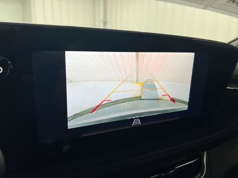 Used 2025 Buick Envista Preferred w/ Convenience II Package image 15