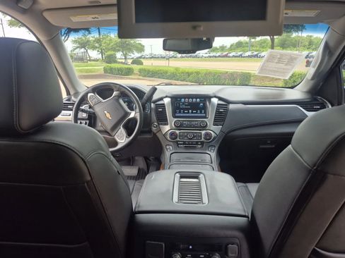 Used 2018 Chevrolet Suburban Premier image 28