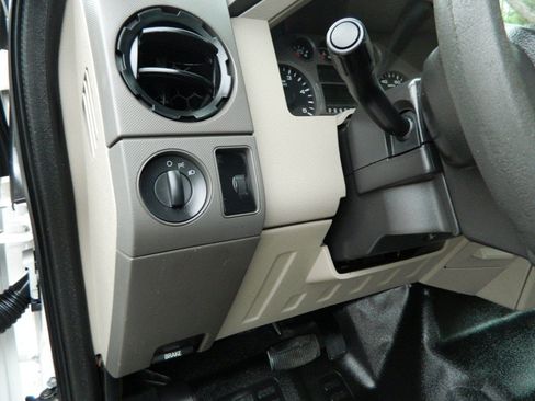 Used 2008 Ford F550 2WD Regular Cab Super Duty image 20