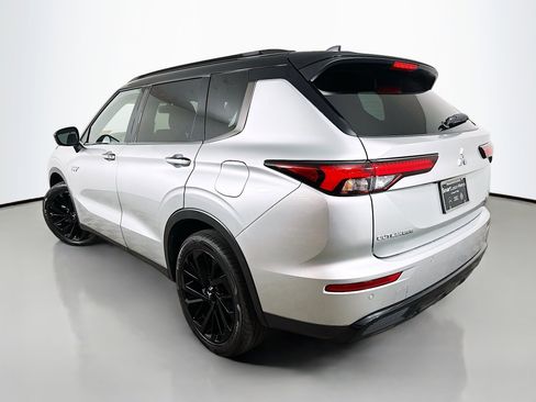 Used 2025 Mitsubishi Outlander SEL Black Edition image 5