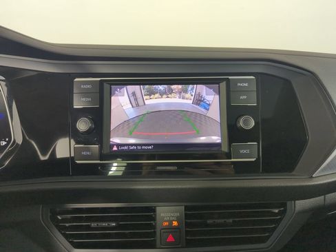 Used 2024 Volkswagen Jetta SE FWD image 25