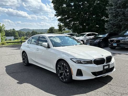 Used 2025 BMW 330i xDrive Sedan w/ Premium Package AWD/4WD image 5