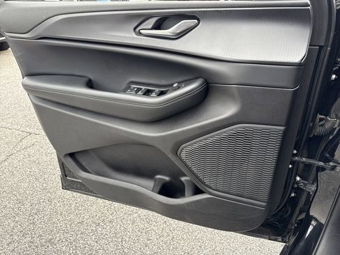 Used 2024 Jeep Grand Cherokee Altitude image 13