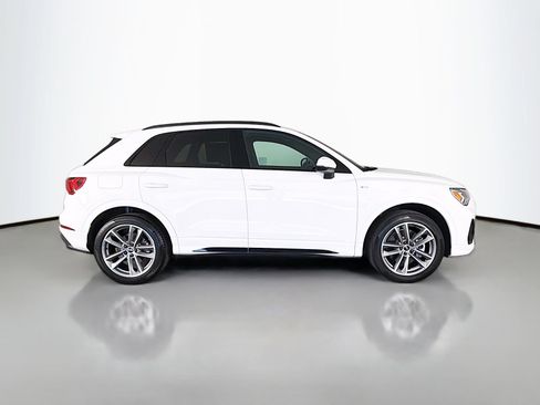 Used 2023 Audi Q3 2.0T Premium w/ Black Optic Sport Package AWD/4WD image 8
