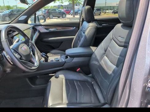 Certified 2023 Cadillac XT6 Sport w/ Platinum Package AWD/4WD image 17
