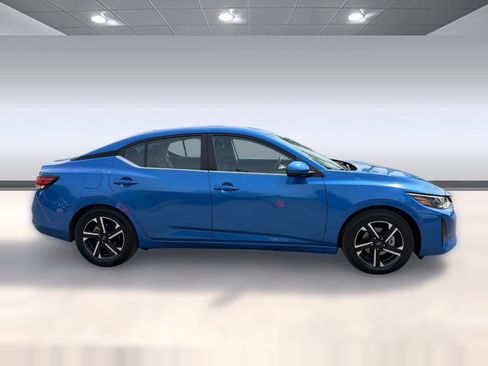 Used 2025 Nissan Sentra SV FWD image 7
