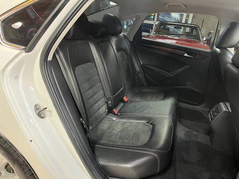 Used 2013 Volkswagen Passat 2.5 SEL Premium FWD image 23