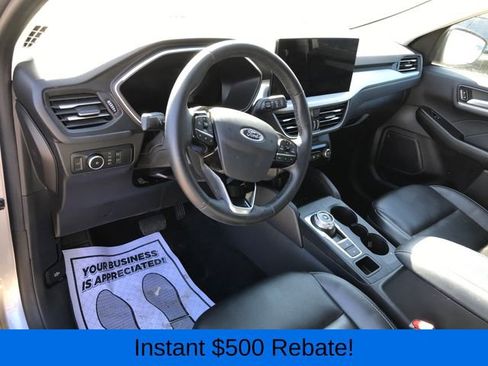 Used 2024 Ford Escape Platinum image 3