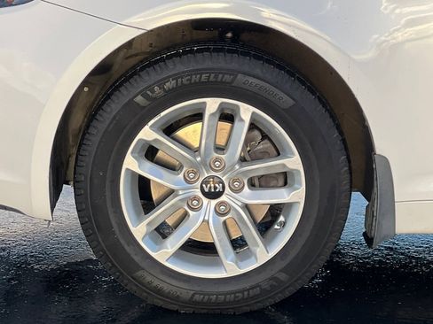 Used 2011 Kia Optima LX w/ Convenience Pkg image 24