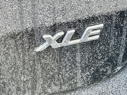 Used 2013 Toyota Sienna XLE image 4