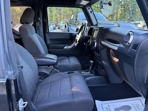 Used 2012 Jeep Wrangler Sahara image 20