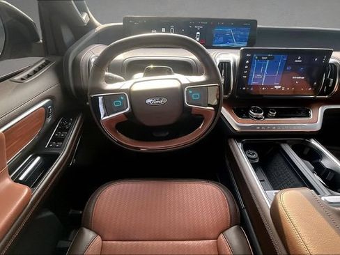 Used 2025 Ford Expedition King Ranch AWD/4WD image 3