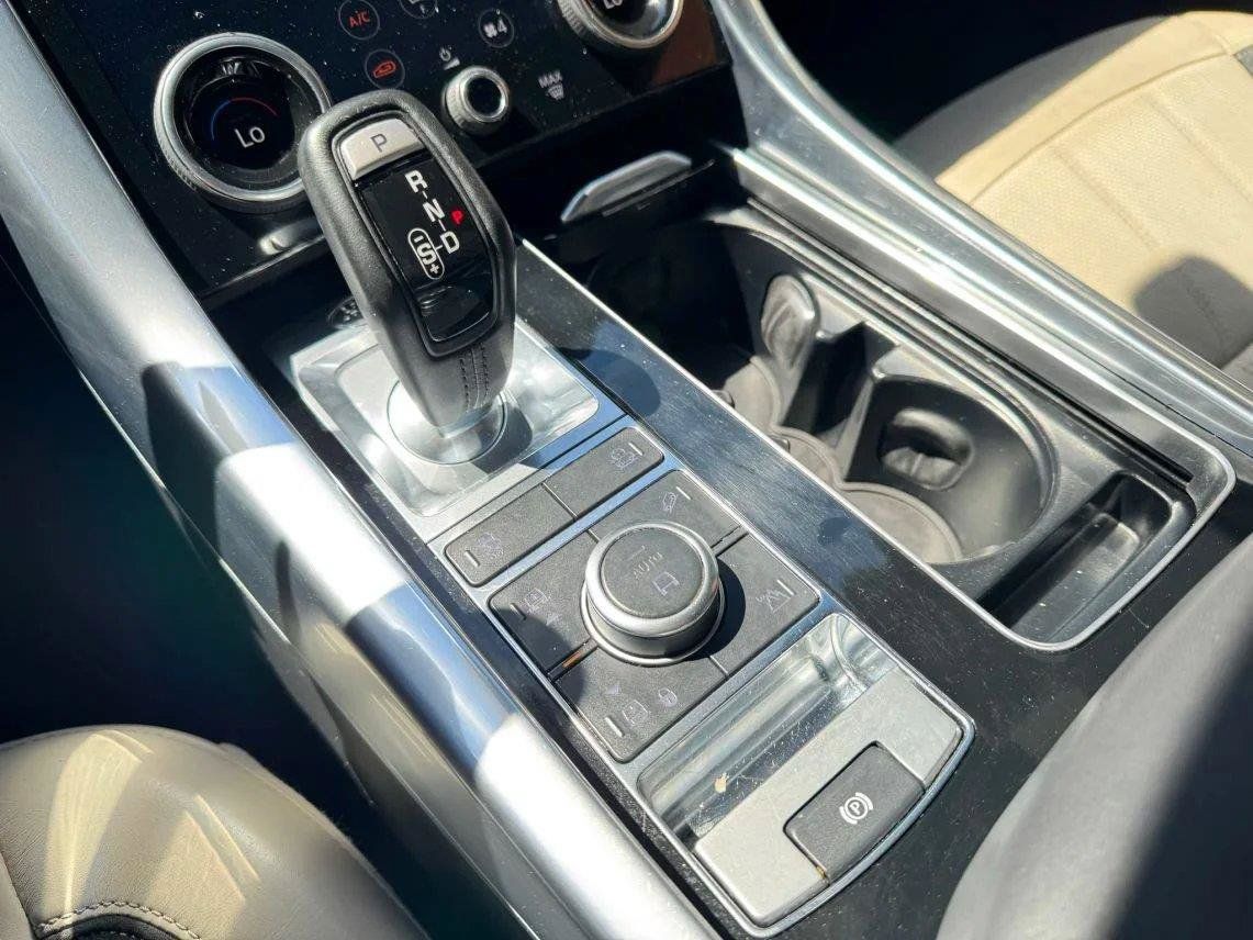 Used 2019 Land Rover Range Rover Sport Supercharged AWD/4WD image 20