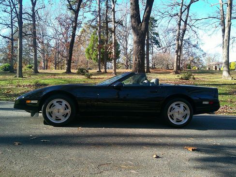 Used 1989 Chevrolet Corvette Convertible image 14