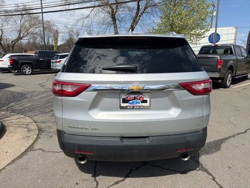 Used 2018 Chevrolet Traverse LT image 3