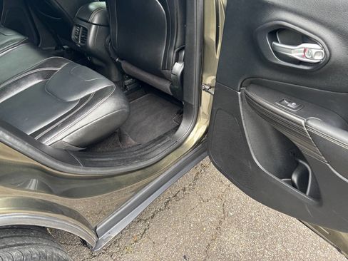 Used 2014 Jeep Cherokee Limited FWD image 21