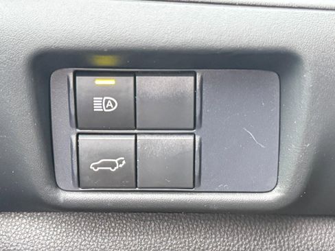 Used 2021 Toyota Highlander XLE image 22