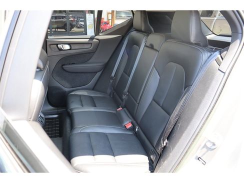 Used 2022 Volvo XC40 T5 Inscription AWD/4WD image 12