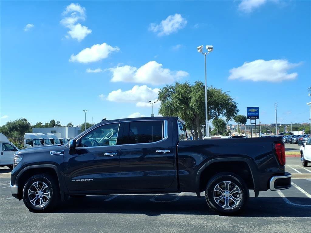 Used 2026 GMC Sierra 1500 SLT RWD image 9