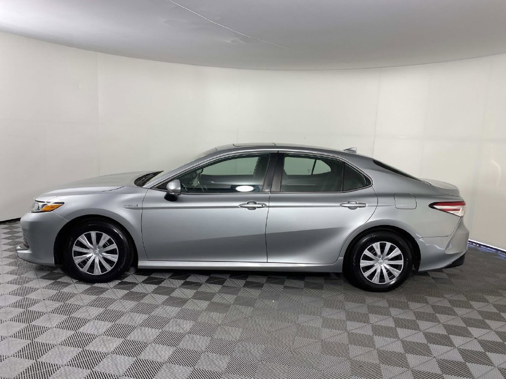 Used 2020 Toyota Camry LE w/ Sunroof Package FWD image 5
