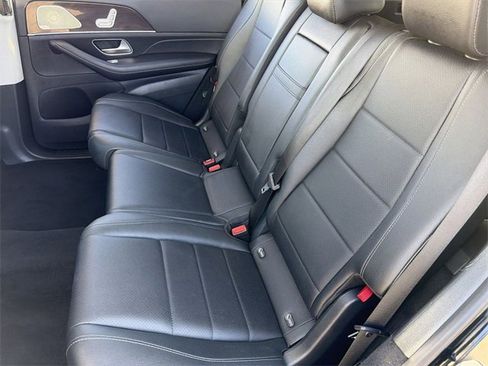 Used 2024 Mercedes-Benz GLS 450 4MATIC image 18