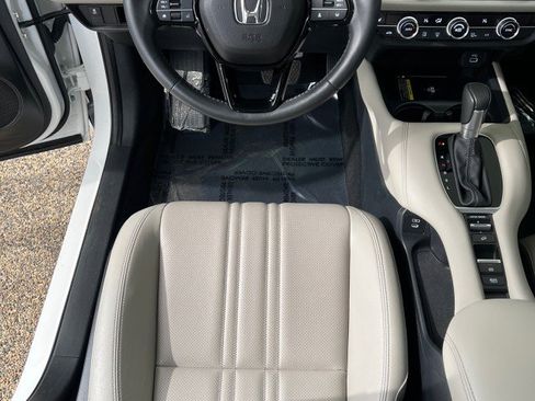 Used 2024 Honda HR-V EX-L image 19