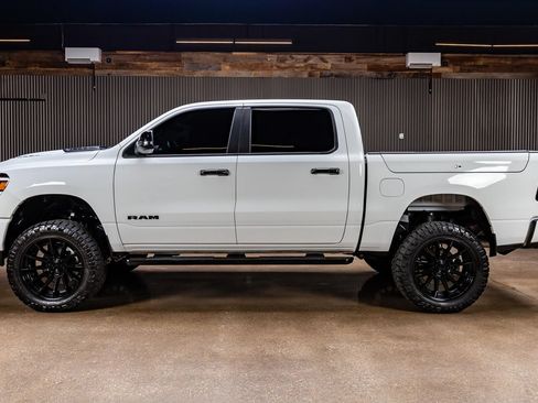 Used 2024 RAM 1500 Laramie AWD/4WD image 4