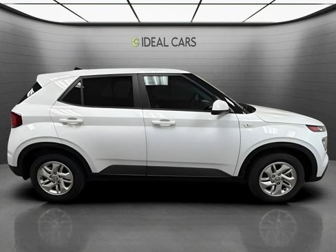 Used 2021 Hyundai Venue SE w/ Cargo Package FWD image 4