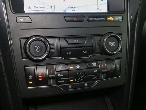 Used 2019 Ford Explorer XLT w/ Equipment Group 202A AWD/4WD image 27