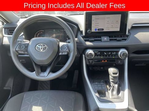 Used 2025 Toyota RAV4 XLE AWD/4WD image 14