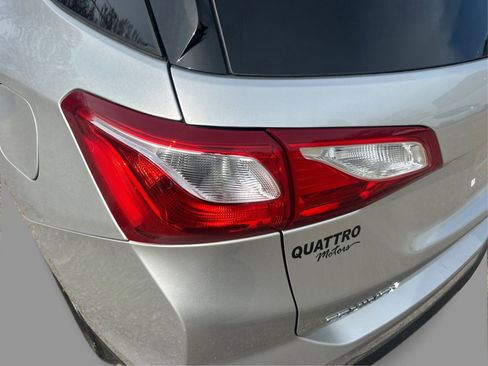 Used 2018 Chevrolet Equinox LT image 21