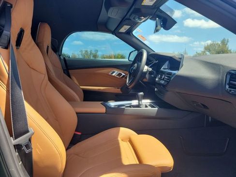 Used 2025 BMW Z4 M40i w/ Edition RWD image 21
