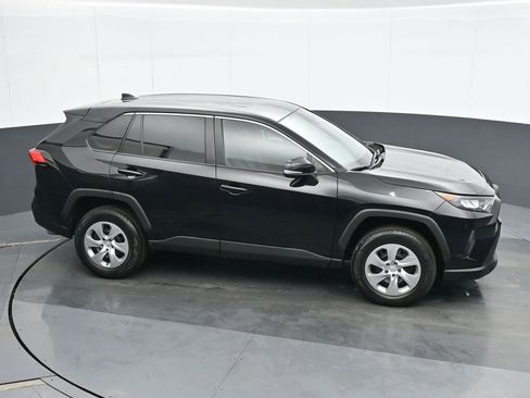 Used 2022 Toyota RAV4 LE image 23