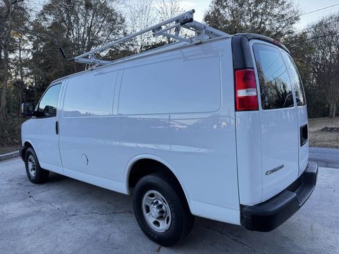 Used 2017 Chevrolet Express 2500 image 10