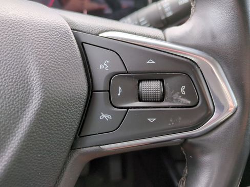 Used 2025 Chevrolet Trax LT w/ Driver Confidence Package FWD image 25