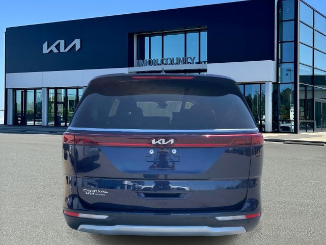 Certified 2024 Kia Carnival LX FWD image 5