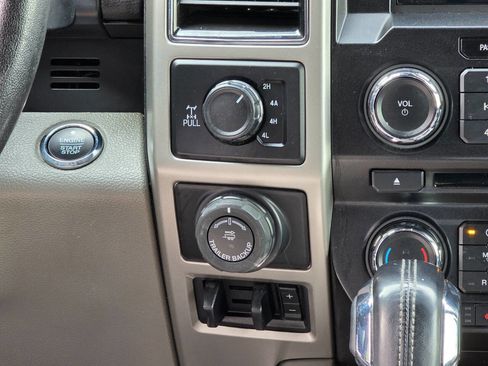 Used 2018 Ford F150 Lariat w/ Equipment Group 501A Mid image 23