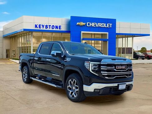 Used 2024 GMC Sierra 1500 SLT w/ SLT Premium Package AWD/4WD image 1