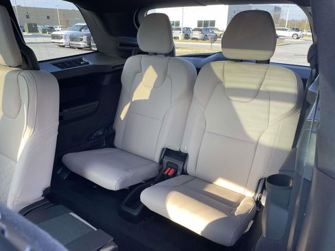 New 2026 Volvo XC90 B5 Core AWD/4WD image 3