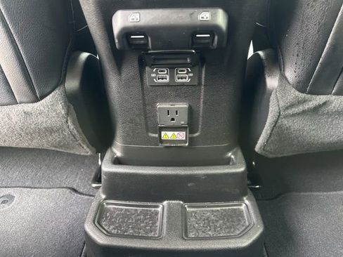 Used 2023 Jeep Wrangler Altitude image 27
