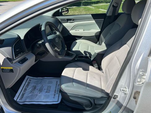 Used 2017 Hyundai Elantra SE FWD image 11