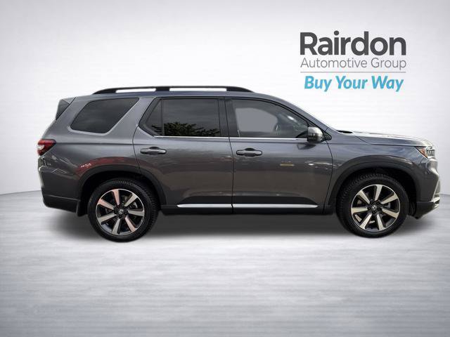Used 2025 Honda Pilot Touring image 5