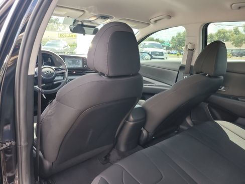 Used 2022 Hyundai Elantra SEL FWD image 10