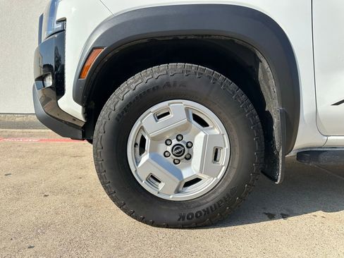 Used 2024 Nissan Frontier SV w/ Hardbody Edition image 11