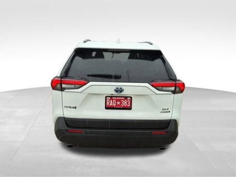 Used 2019 Toyota RAV4 XLE w/ Convenience Package AWD/4WD image 5