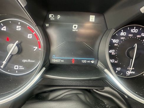 Used 2022 Alfa Romeo Stelvio Ti w/ Active Assist Plus Package image 32