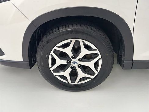 Used 2023 Subaru Forester Premium AWD/4WD image 25