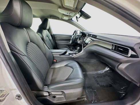 Used 2020 Toyota Camry SE FWD image 29